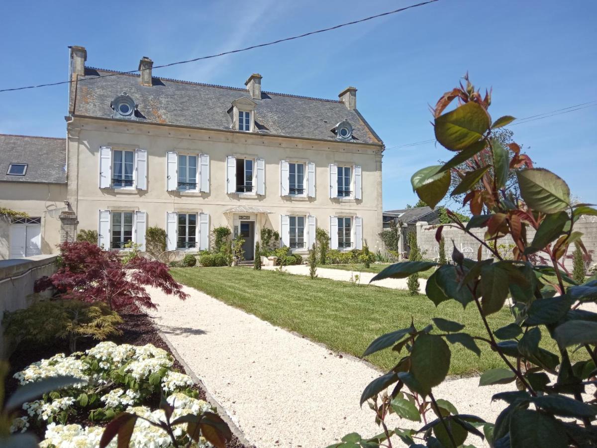 Les Mariesis Bed & Breakfast Osmanville Exterior photo