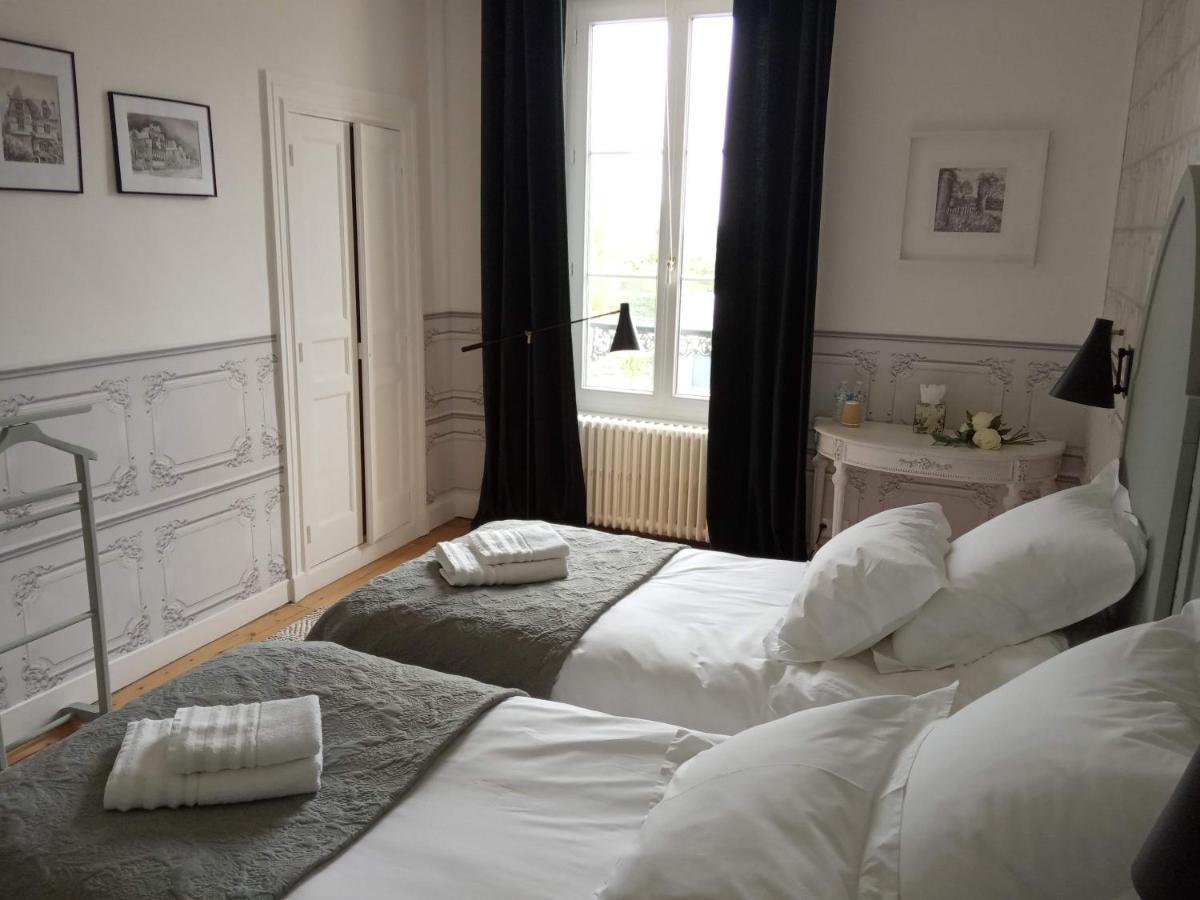 Les Mariesis Bed & Breakfast Osmanville Exterior photo