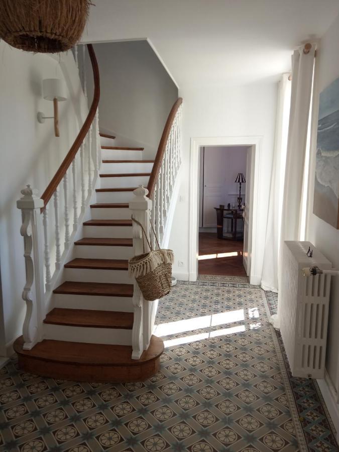 Les Mariesis Bed & Breakfast Osmanville Exterior photo