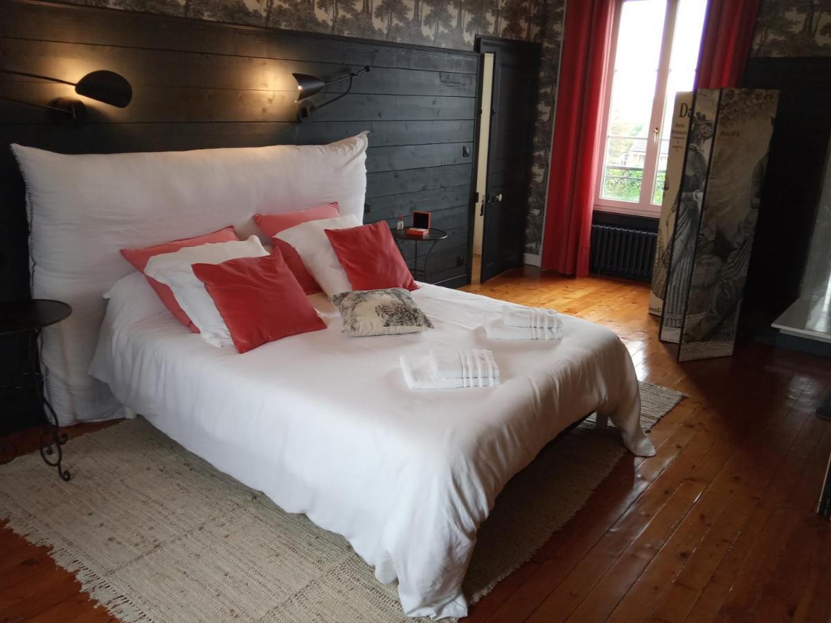 Les Mariesis Bed & Breakfast Osmanville Exterior photo